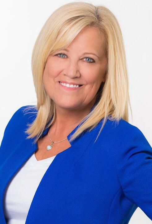 Vicky Dunbar Photo